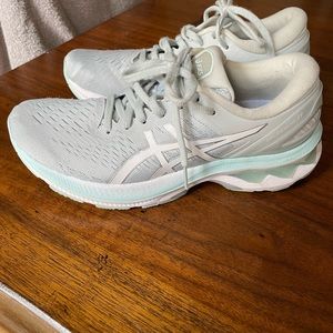 ASICS Gel Kayano 27 Womens Size 7.5. Lightly used.